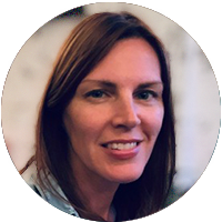 A round headshot of Christine Walinski